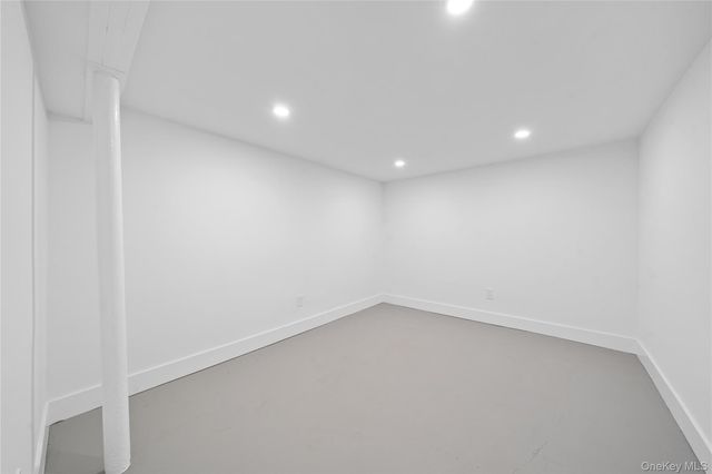 16 Fife Drive, Coram, NY 11727