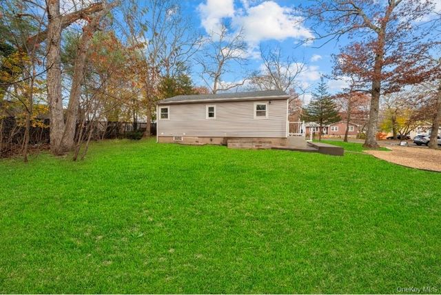 16 Fife Drive, Coram, NY 11727