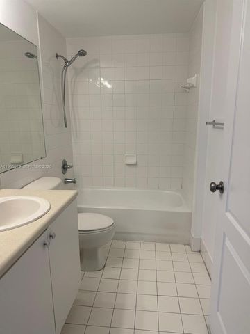 5099 NW 7th St 908, Miami, FL 33126