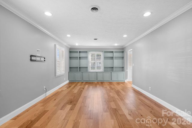 1411 Kensington Road, Hendersonville, NC 28791