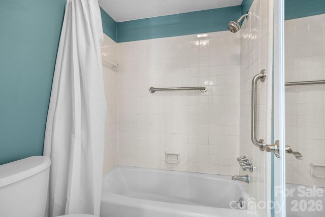 1411 Kensington Road, Hendersonville, NC 28791