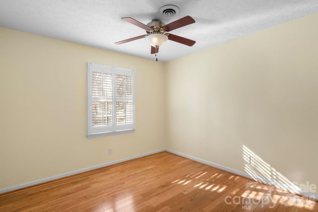 1411 Kensington Road, Hendersonville, NC 28791