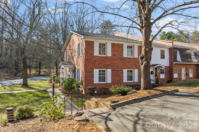 1411 Kensington Road, Hendersonville, NC 28791