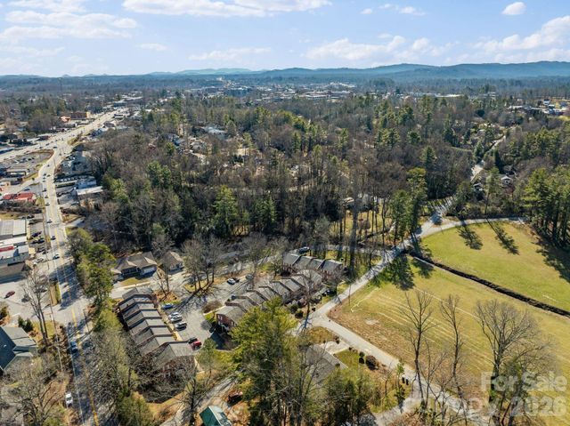 1411 Kensington Road, Hendersonville, NC 28791