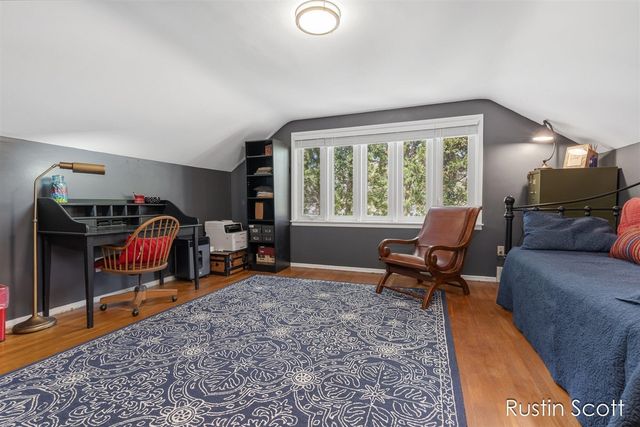185 S Monroe Street, Rockford, MI 49341