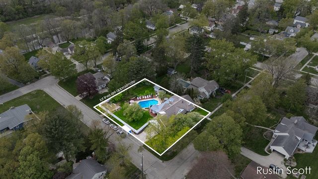 185 S Monroe Street, Rockford, MI 49341