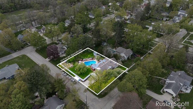 185 S Monroe Street, Rockford, MI 49341