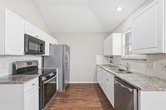 817 Ackers Drive, Arlington, TX 76001