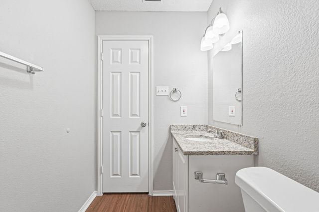 817 Ackers Drive, Arlington, TX 76001