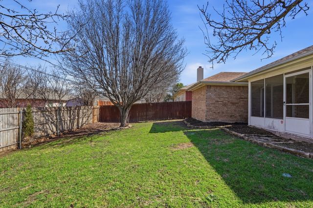 817 Ackers Drive, Arlington, TX 76001