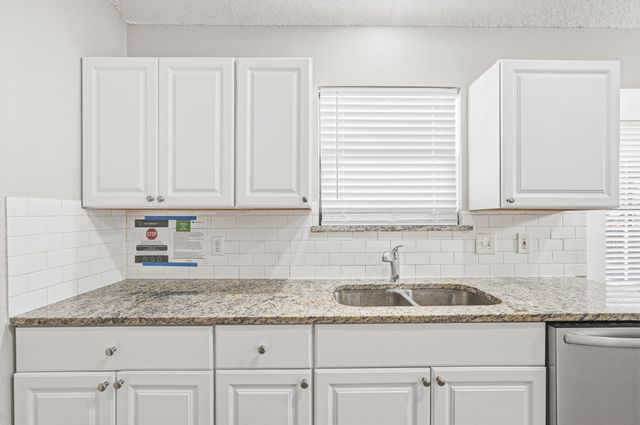 817 Ackers Drive, Arlington, TX 76001