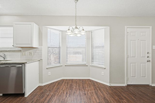 817 Ackers Drive, Arlington, TX 76001