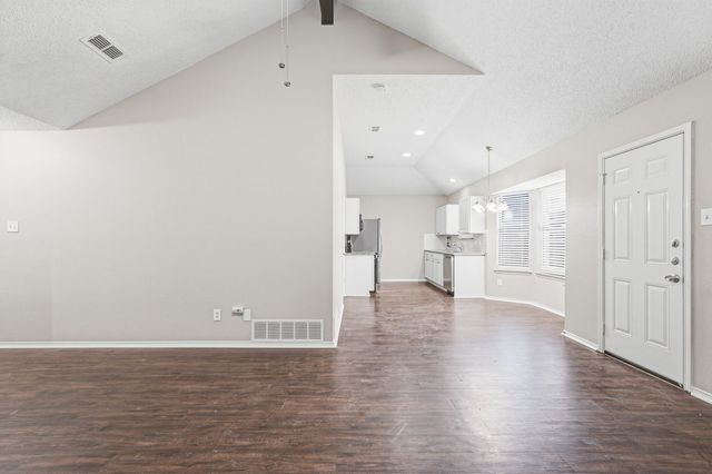 817 Ackers Drive, Arlington, TX 76001