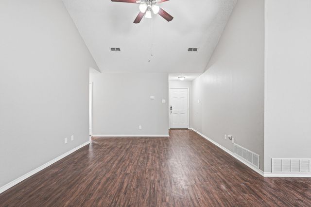 817 Ackers Drive, Arlington, TX 76001