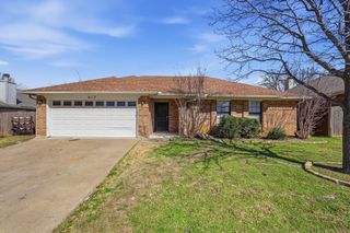 817 Ackers Drive, Arlington, TX 76001