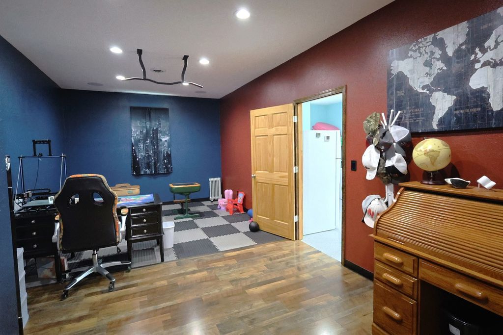 Image 27 of property listing at 16495 E Robin Road, Mt Vernon, IL 62864