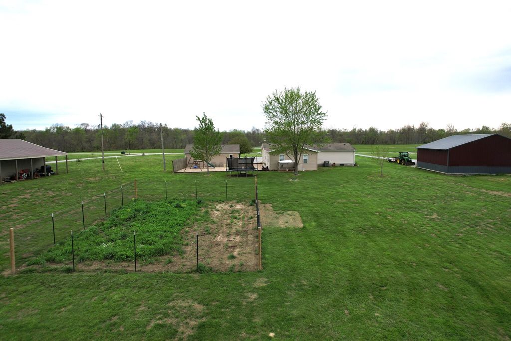 Image 38 of property listing at 16495 E Robin Road, Mt Vernon, IL 62864