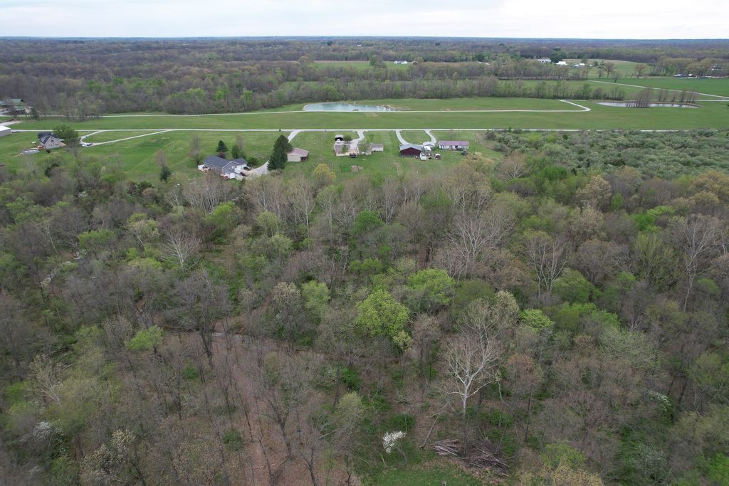 Image 44 of property listing at 16495 E Robin Road, Mt Vernon, IL 62864