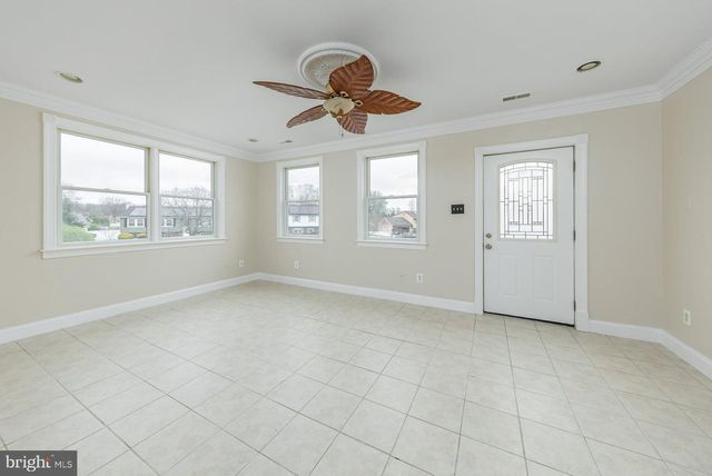 765 WILLOW DR, Gibbstown, NJ 08027