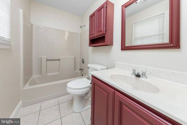 765 WILLOW DR, Gibbstown, NJ 08027