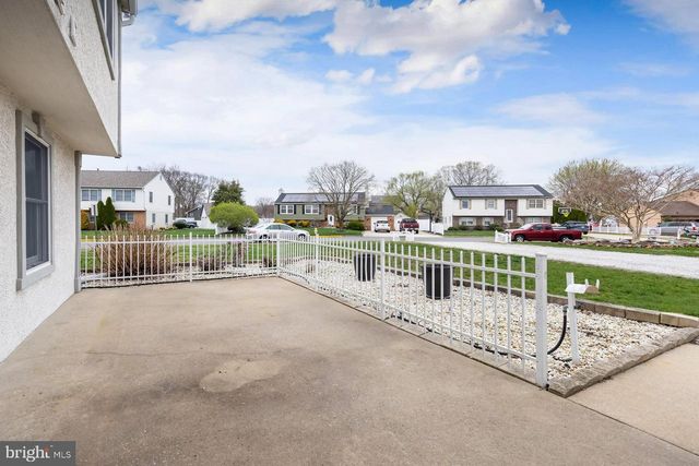 765 WILLOW DR, Gibbstown, NJ 08027