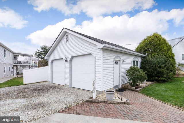 765 WILLOW DR, Gibbstown, NJ 08027