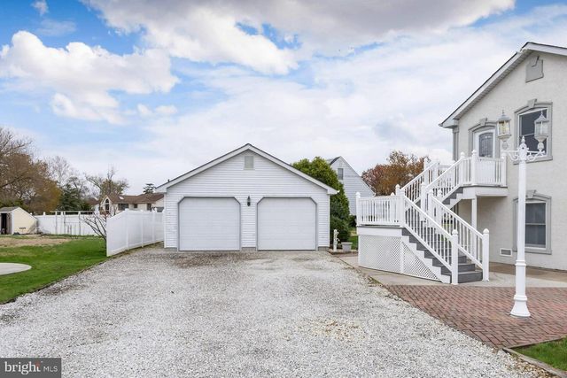 765 WILLOW DR, Gibbstown, NJ 08027