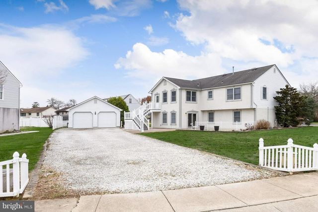 765 WILLOW DR, Gibbstown, NJ 08027