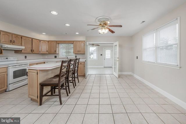 765 WILLOW DR, Gibbstown, NJ 08027