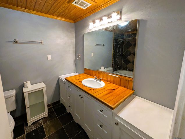 11591 Auburn Dr, Baton Rouge, LA 70816