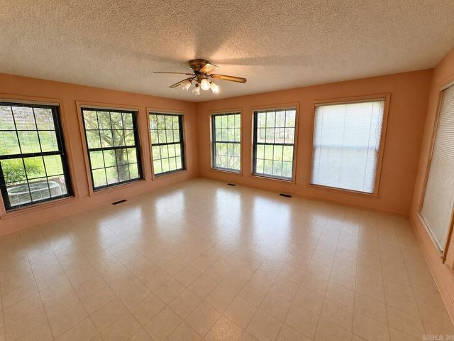 525 Central Landing Blvd, Conway, AR 72032