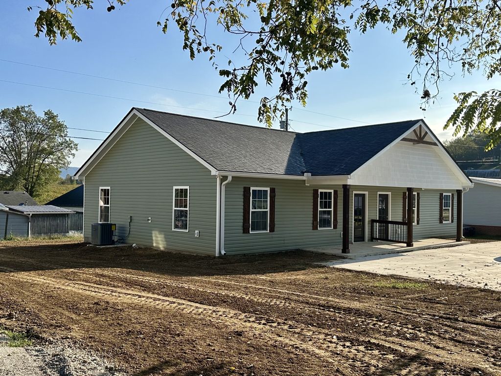 926 Trail St, Woodbury, TN 37190