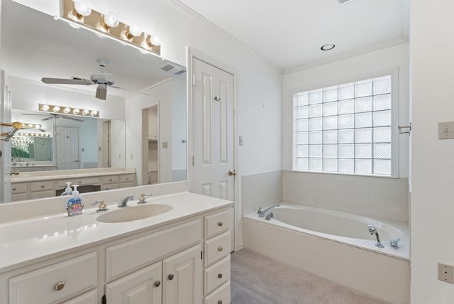 241 Lakeside Place, Mineola, TX 75773