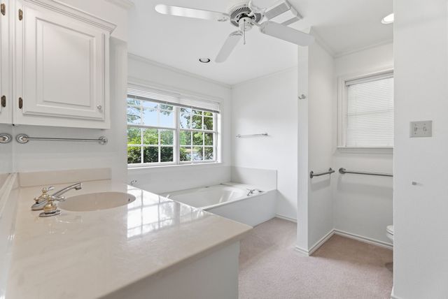 241 Lakeside Place, Mineola, TX 75773