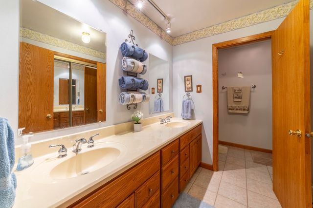 9857 Olcott Avenue, St. John, IN 46373