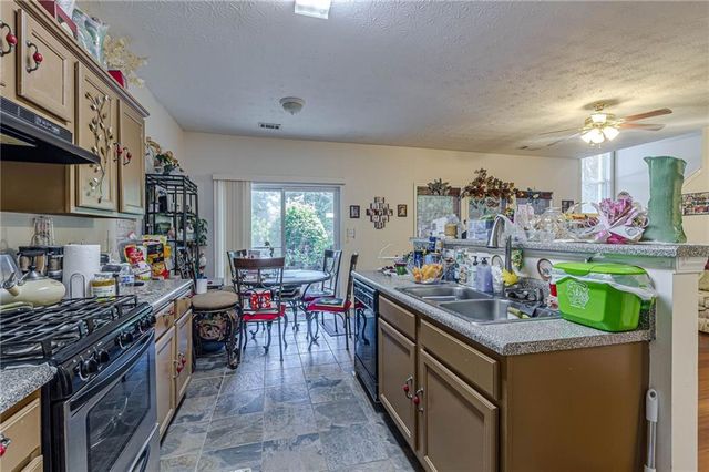 1516 Park Grove Drive, Lawrenceville, GA 30046