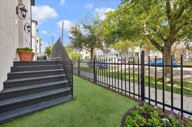1512 W 23rd Street, Houston, TX 77008