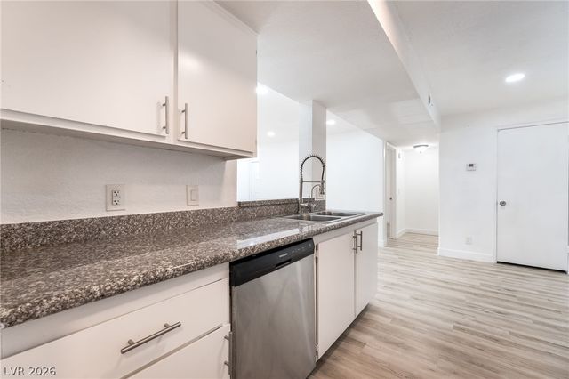 5251 Mission Carmel Lane 208, Las Vegas, NV 89107