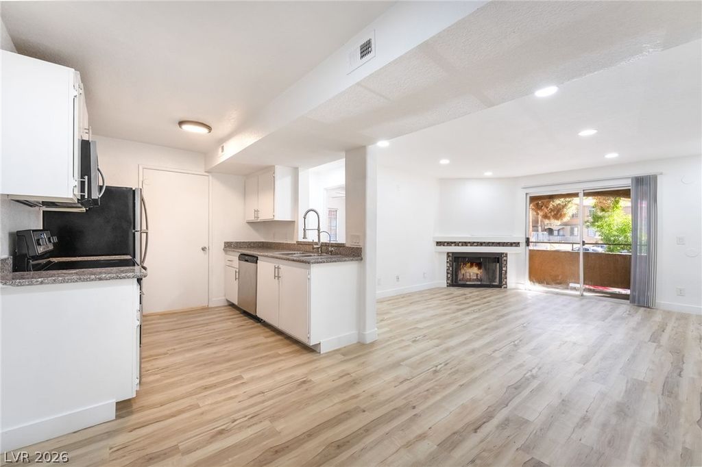 5251 Mission Carmel Lane 208, Las Vegas, NV 89107