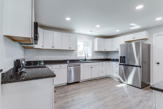 401 3rd Ave, N, Decherd, TN 37324