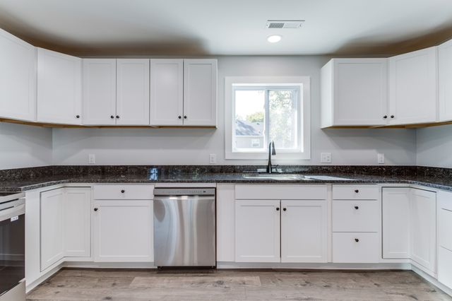 401 3rd Ave, N, Decherd, TN 37324