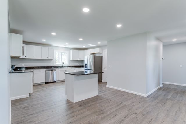 401 3rd Ave, N, Decherd, TN 37324