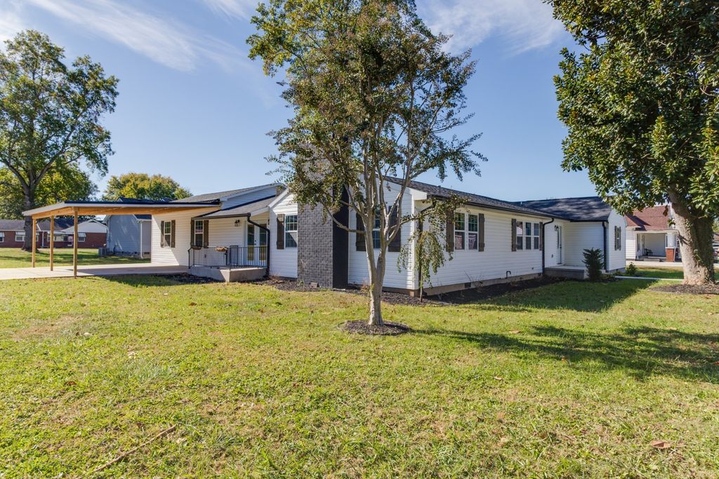 401 3rd Ave, N, Decherd, TN 37324