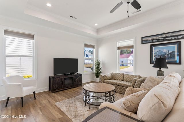 4067 Reunion Pointe Lane, New Bern, NC 28562