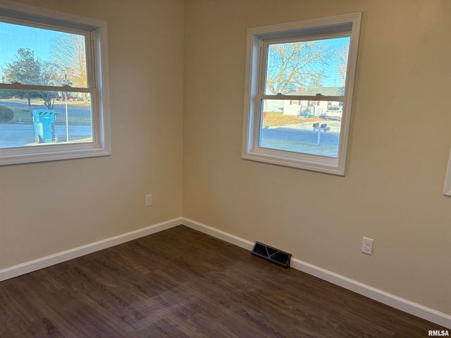 504 Westhaven Dr Drive, Centralia, IL 62801