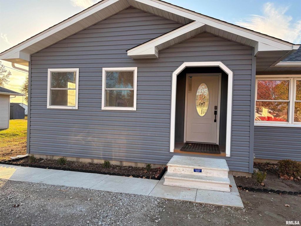 Image 2 of property listing at 504 Westhaven Drive, Centralia, IL 62801