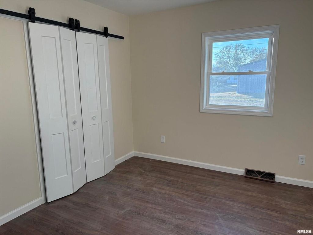 Image 17 of property listing at 504 Westhaven Drive, Centralia, IL 62801