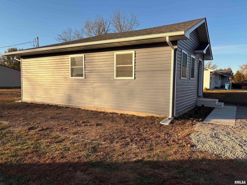 Image 4 of property listing at 504 Westhaven Drive, Centralia, IL 62801