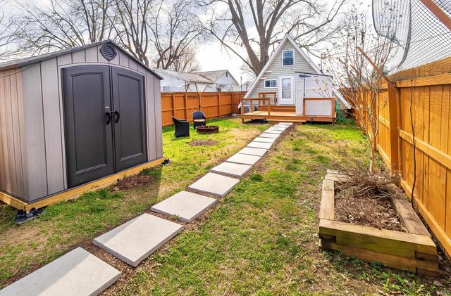 927 W Idlewild Drive, Evansville, IN 47710