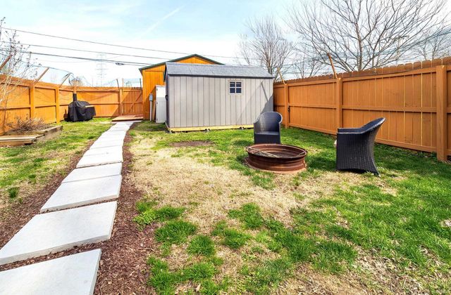 927 W Idlewild Drive, Evansville, IN 47710